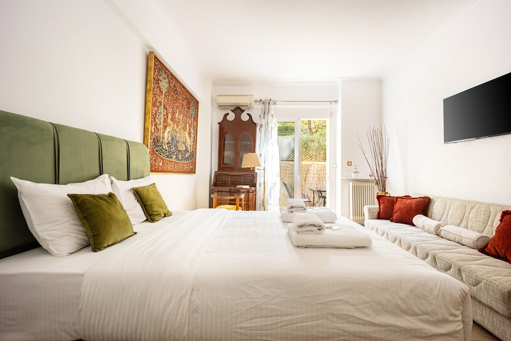 Central Athens 2 Bedroom Apartment in Kolonaki