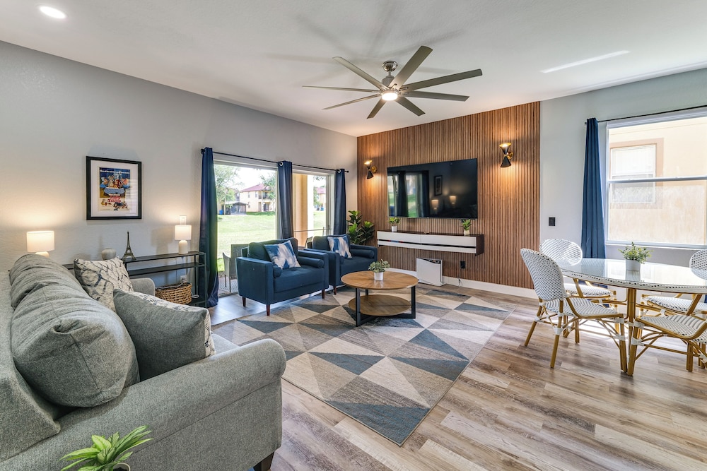 Regal Palms Gem Near Disney w/ Patio, Themed Rooms