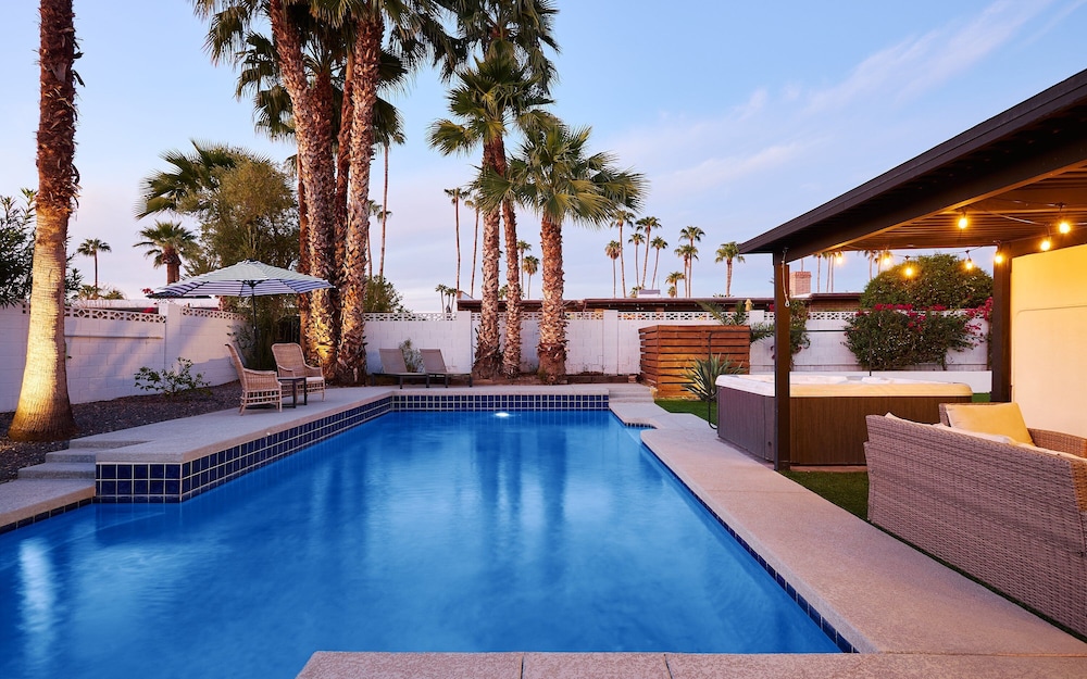 Desert Rose-hot Tub-pool Heat Avail-fire Pit-golf!