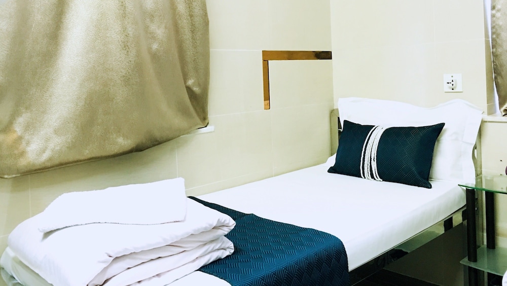 Osaka Hostel - Image 1