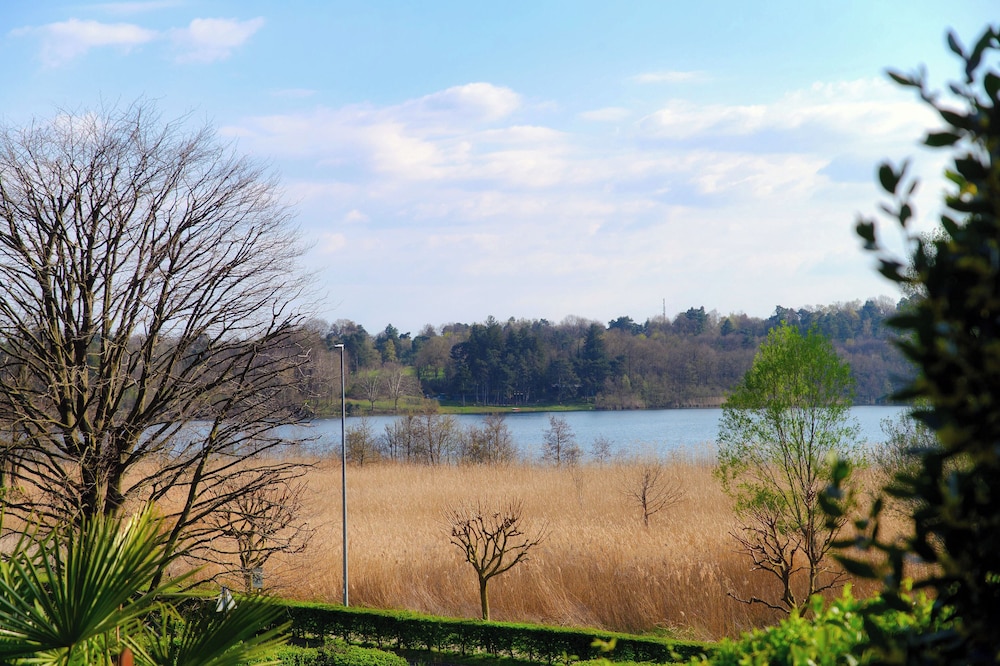 Montorfano Garden & Lake View