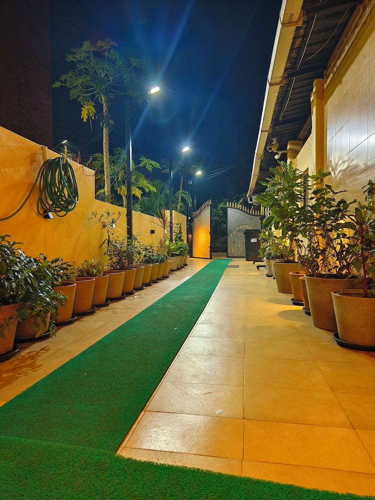 shradha luxury room