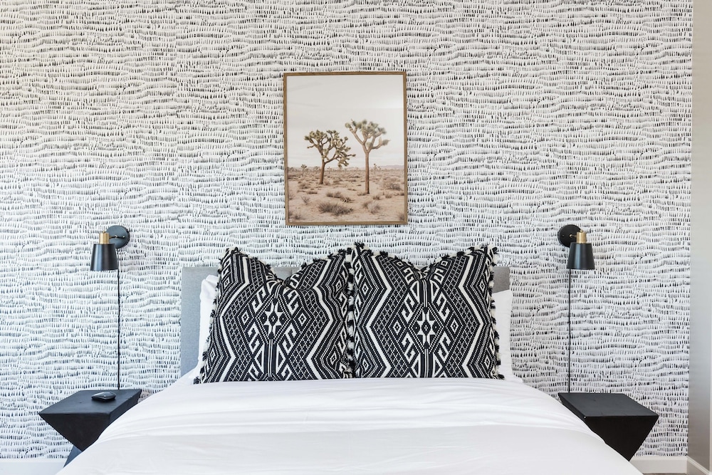 Sereno - Sparkling Pool - Near Scottsdale Quarter