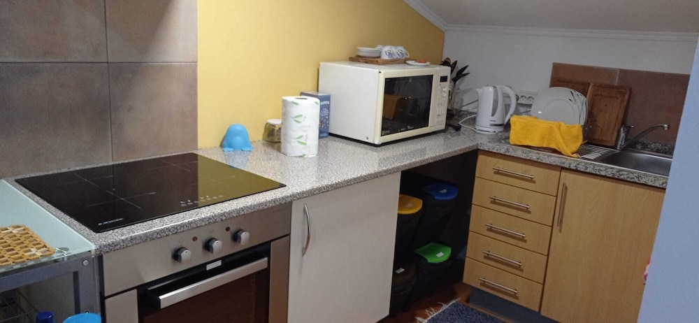 Charming 3-bed Apartment With sea & Mountain View view 4