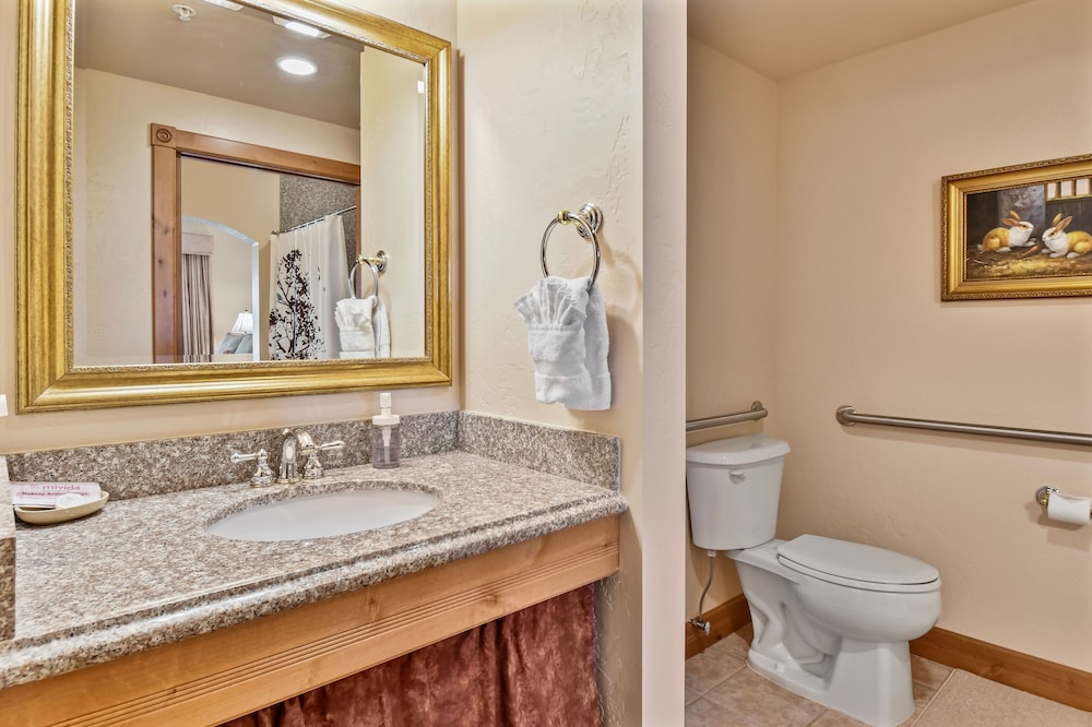 Villa 2057 1 Bed 1 Bath Full Kitchen 1 Bedroom Villa
