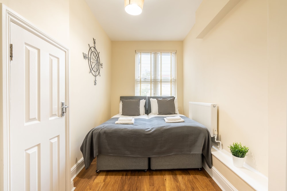 9B St Marks Road view 4