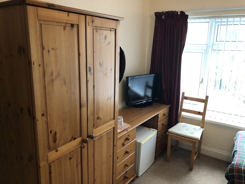 Bridgend Vacations - The New Inn Guest House - Property Image 5