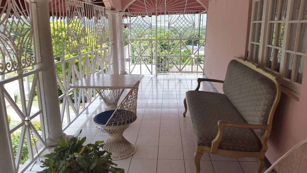Hatfield South Villa