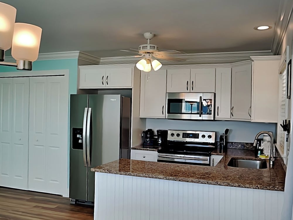 The Tides Retreat by Distinctive Beach Rentals
