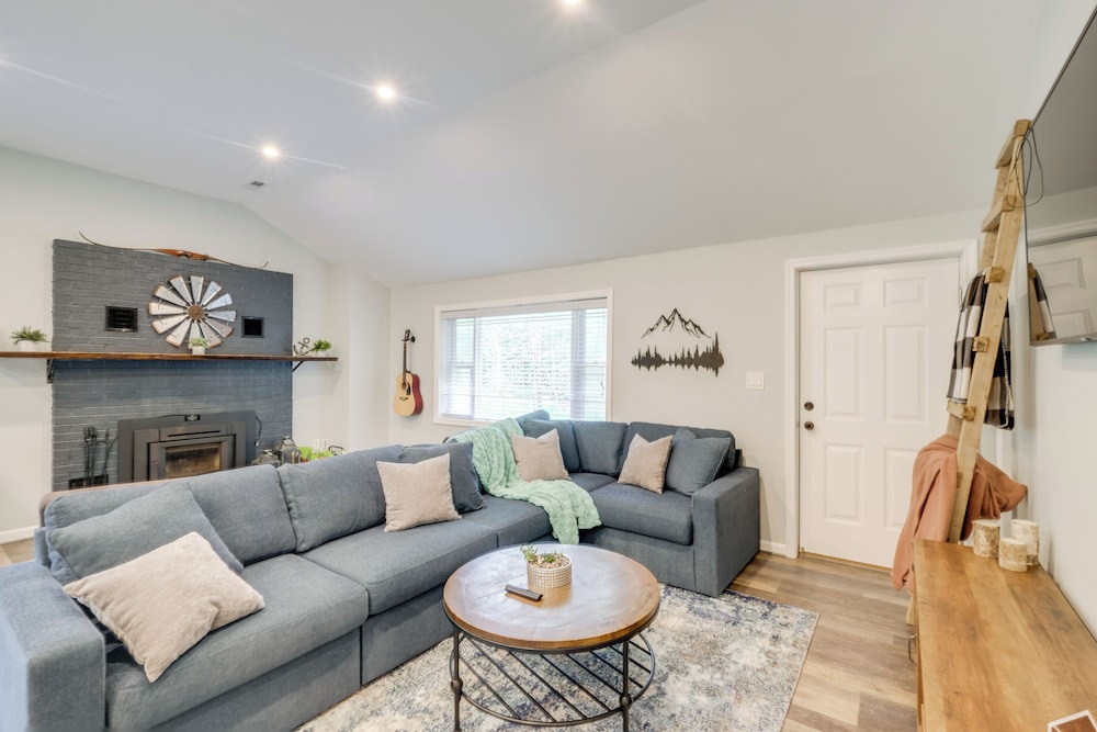 1/2 Acre Pond, Rec Room! Private Oasis in Nanjemoy