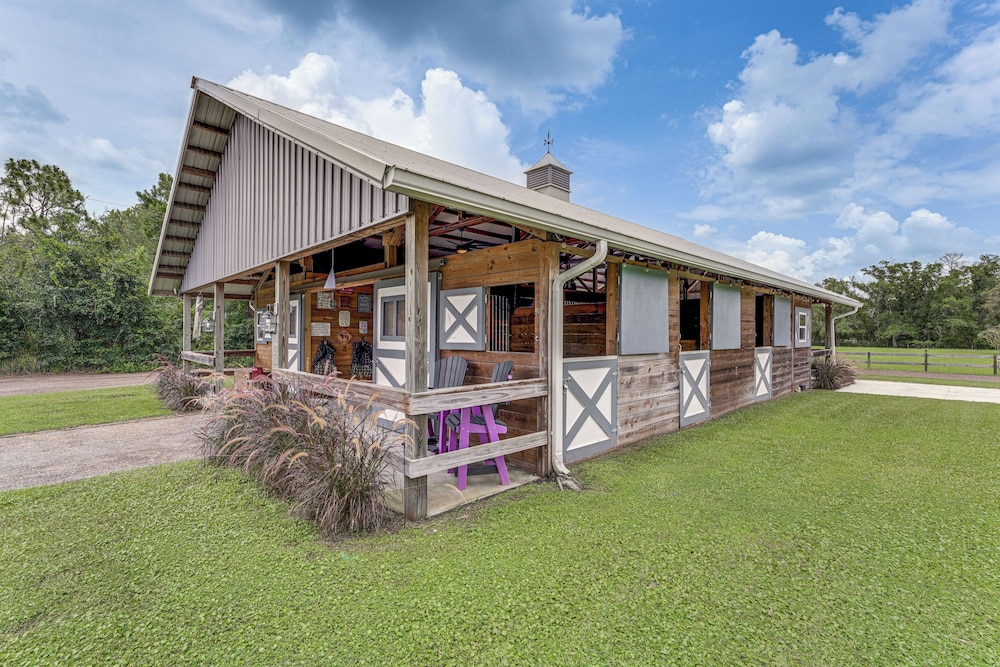 Farmhouse Hideaway w/ Covered Patio in Kissimmee