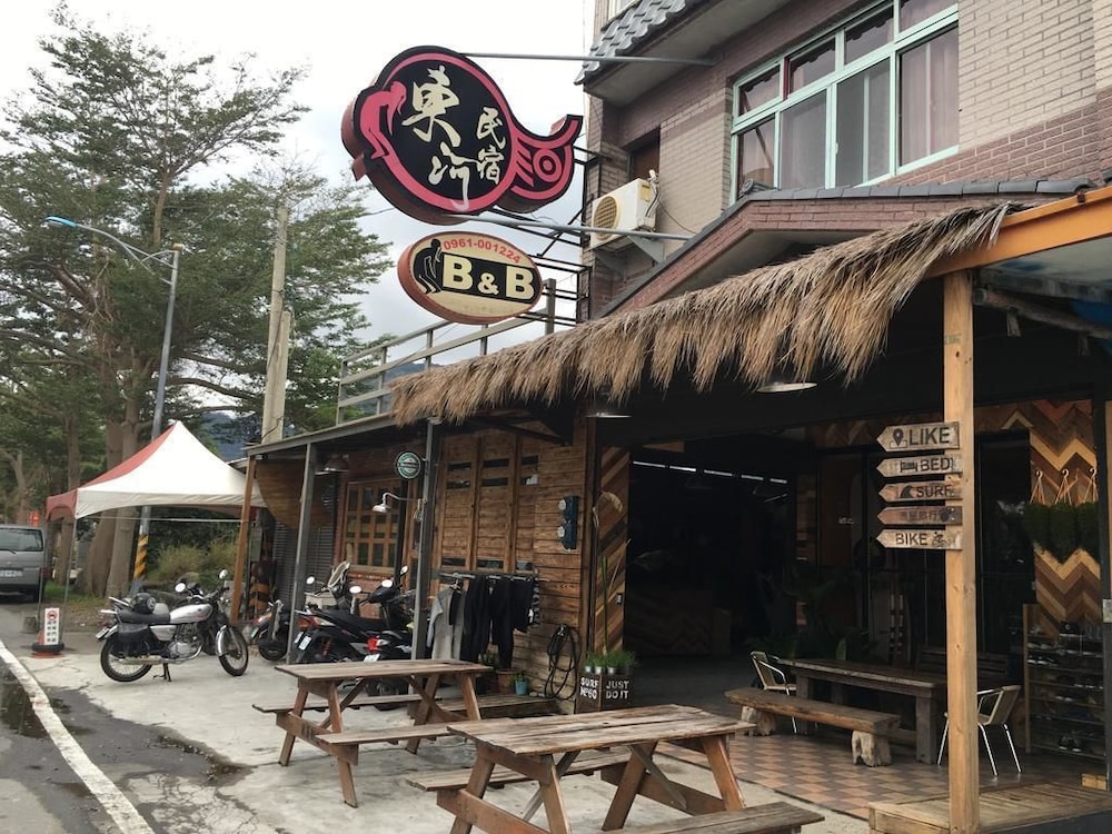 Donghe Surf Shop & Hostel - Taitung