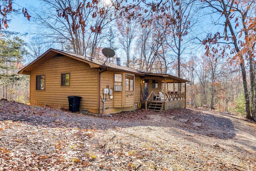 Birdwatching, Board Games & Bbqs: Cabin in Murphy!