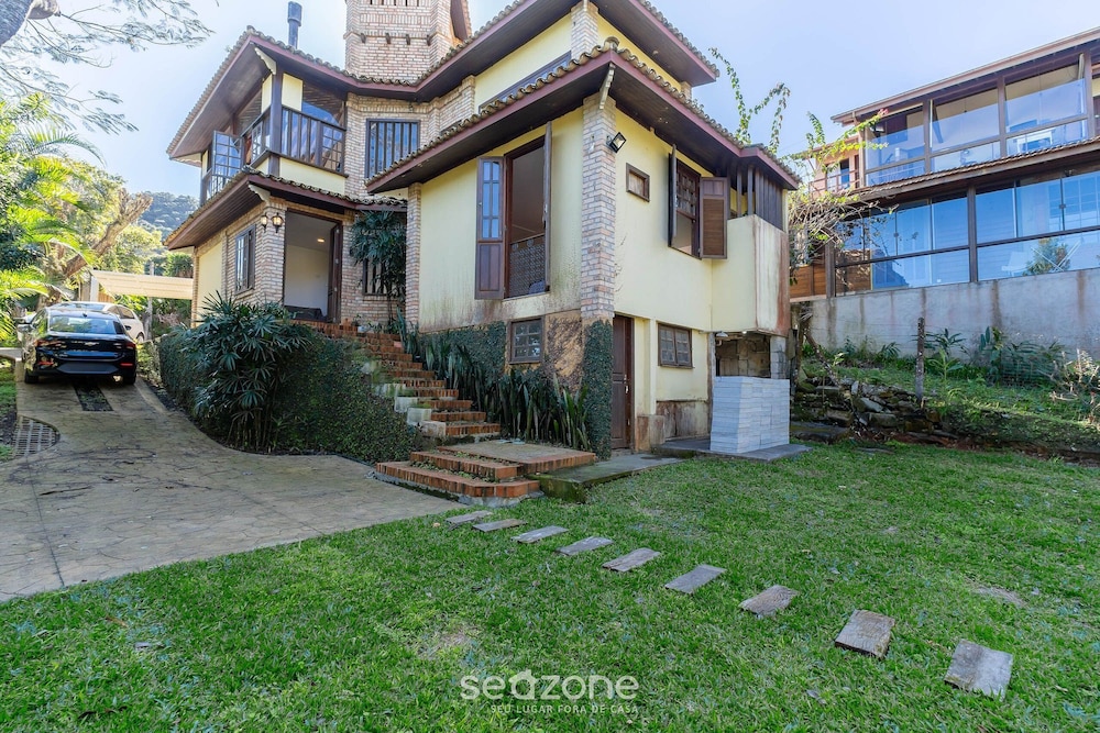 House With BBQ 550m From the Beach Gss0488