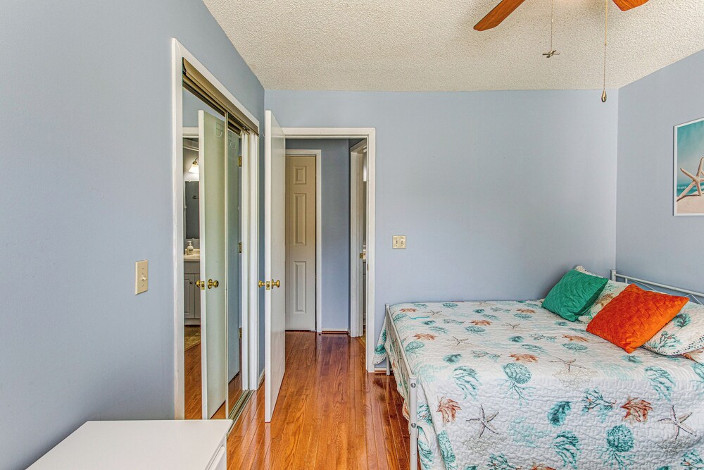 Golf, Gamble & Deep-sea Fish: Little River Condo