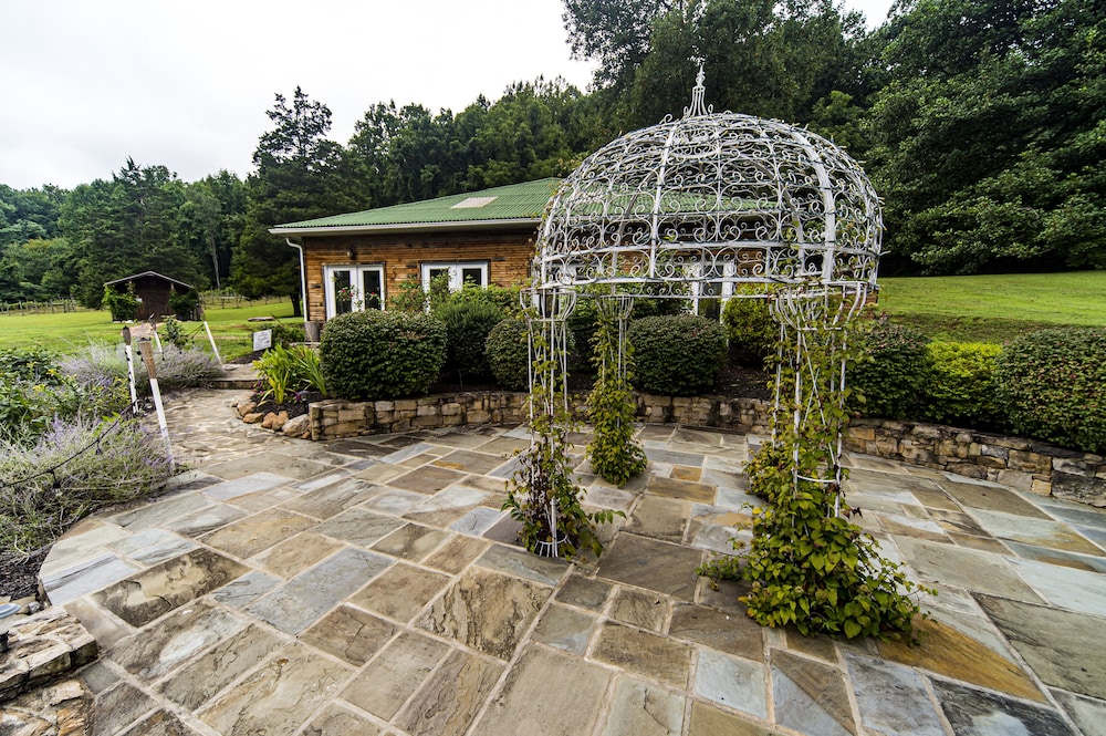 Stone Manor Boutique Inn - Property Image 24