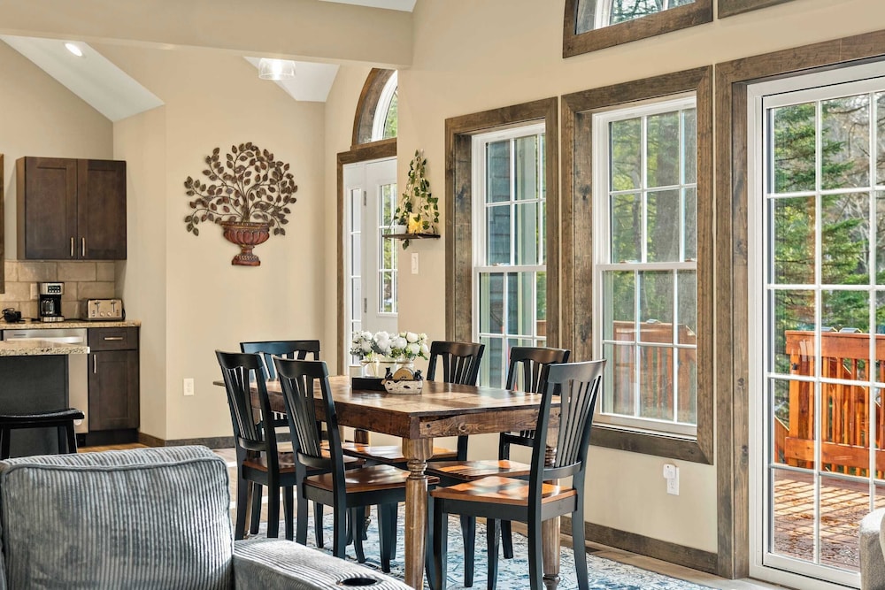 Lakeview Sunset Heaven Waterfront Escape + Private Dock Firepit + Game Room New Construction