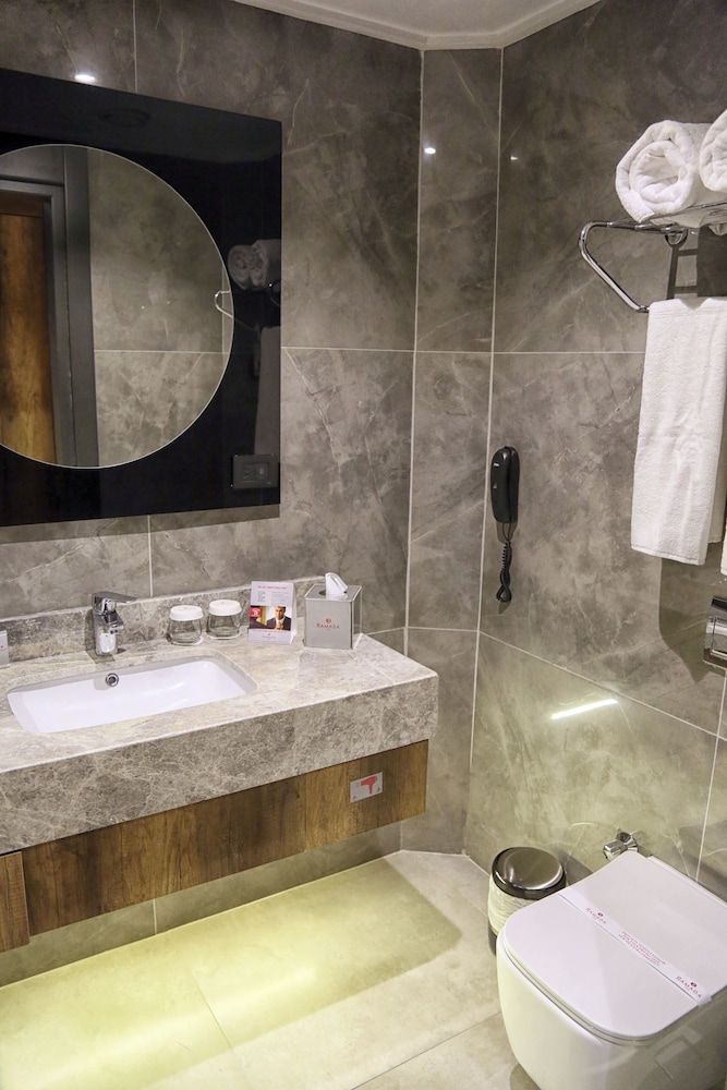 Ramada by Wyndham Mersin - Image 63