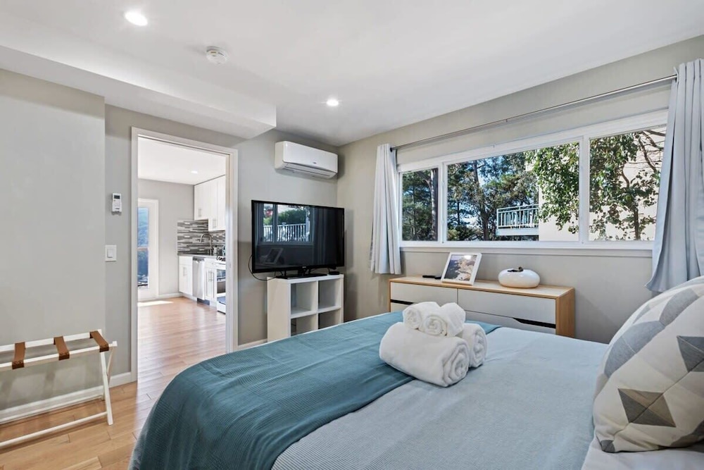 @ Marbella Lane - Chic Abode W/mountain Skyline