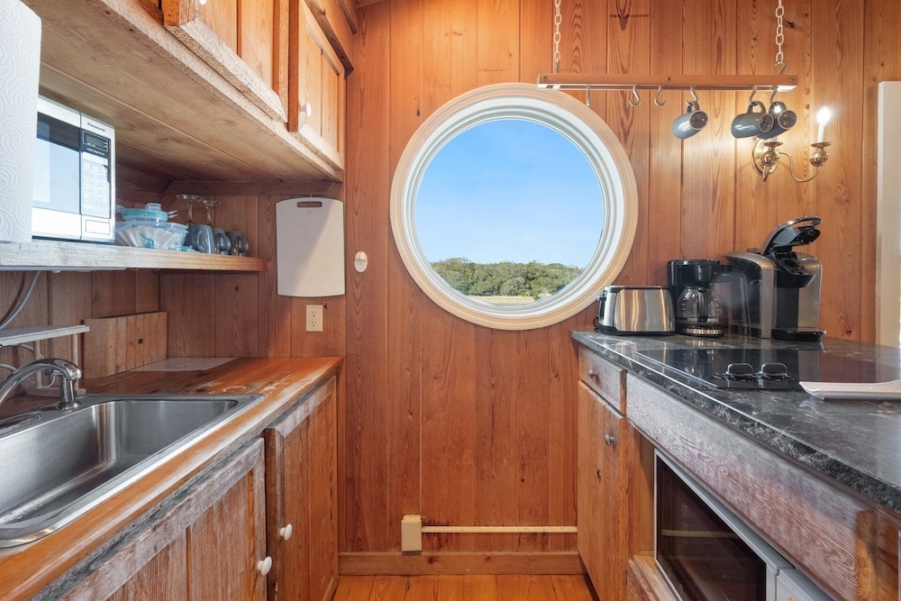 Laughin Place 7 Bedroom Home by Peace Vacations