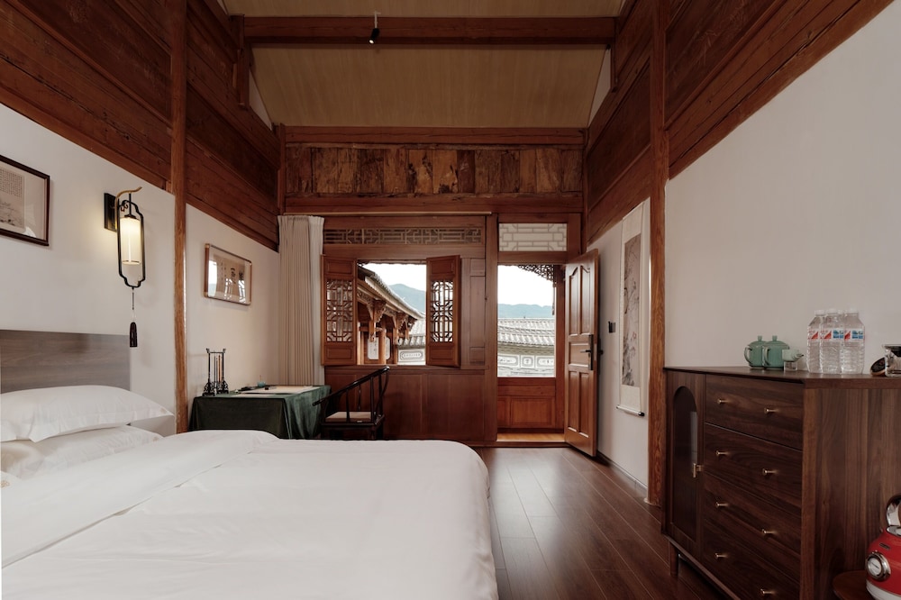 Shaxi Ancient Town Chang Le Li Chinese Courtyard Hotel