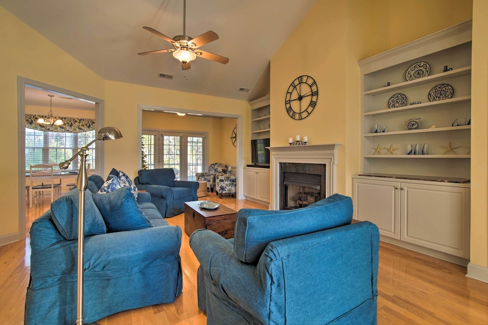 Homey Southport Retreat ~ 8 Mi to Downtown! view 4