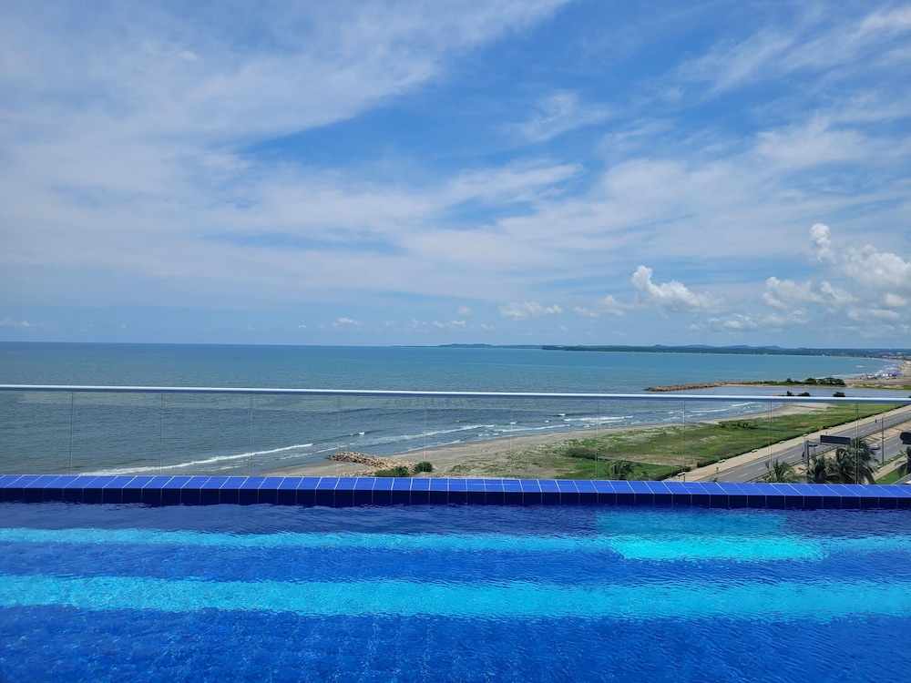 Apto 414 Ocean Drive Crespo Cerca al Mar