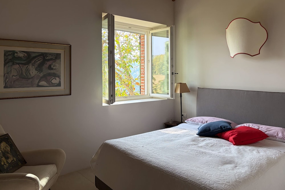 Villa Poggio Castellaro by Boutique in the Heart of Italy s Food Valley Emilia-romagna