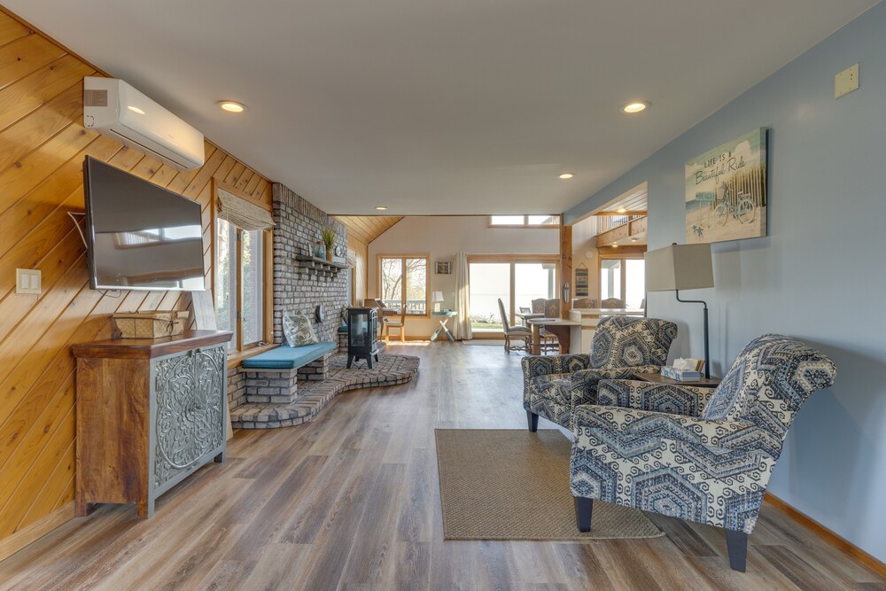 Amazing Rocky Point Retreat Overlooking the Sound! - Property Image 23