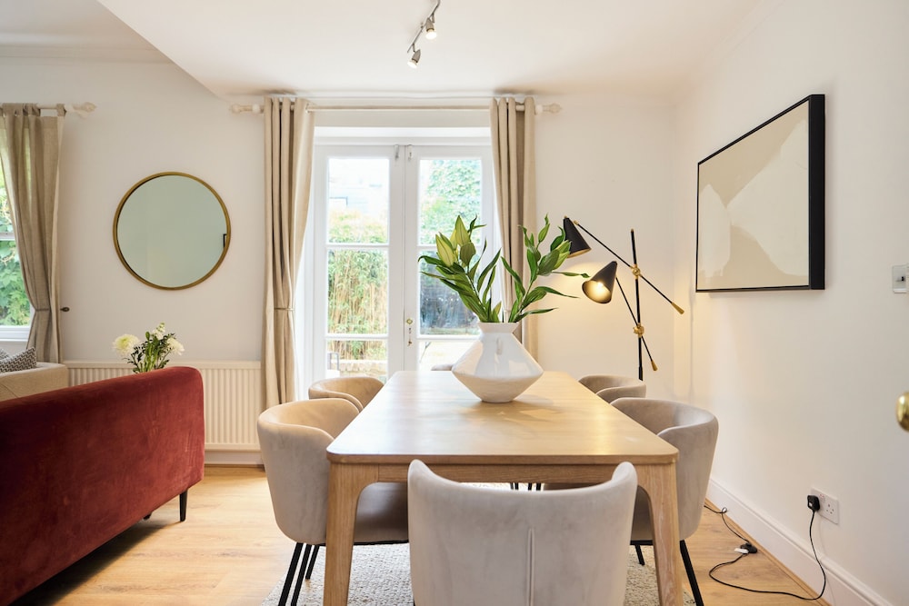 The Carlton Nook - 2BR Apartment
