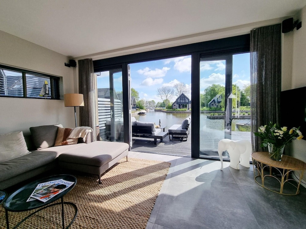 Villa in Balk With Private Jetty on Slotermeer