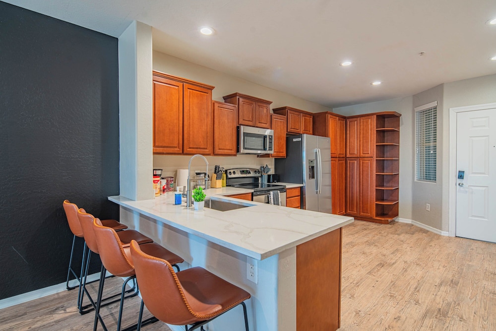 ROVE LIVING/KL - The Fredrick Tempe
