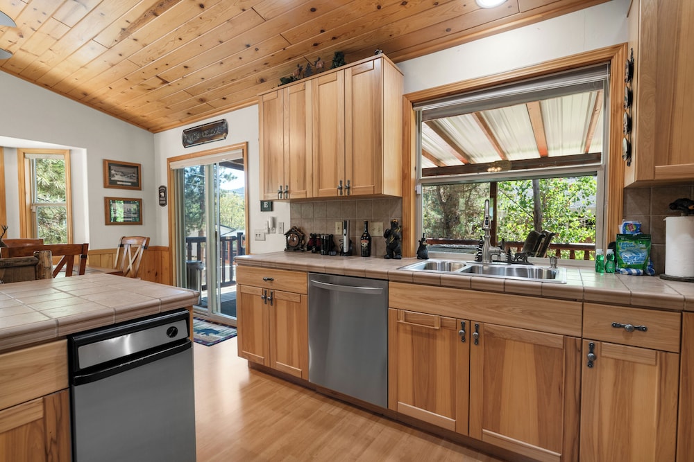 Sugarbear Cabin