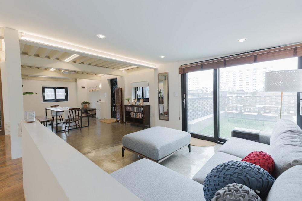 Sio L-Suite view 5