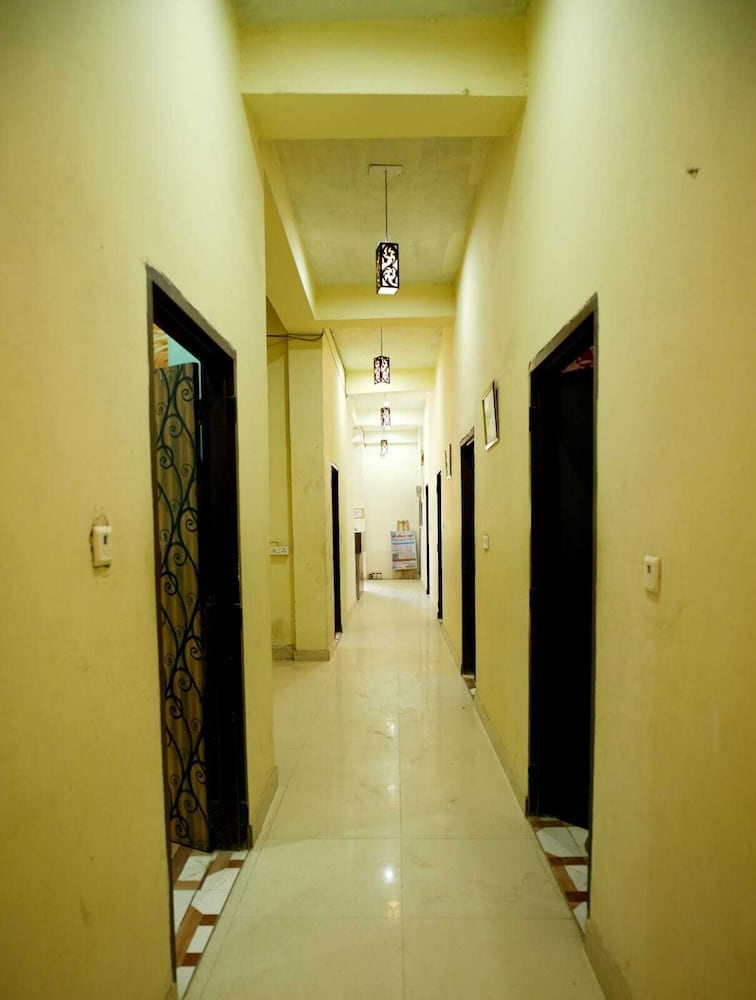 Shri Gauraj Dham Vrindavan