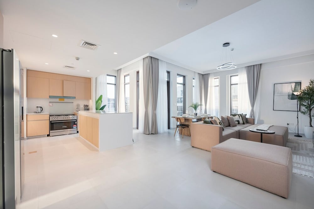 Peaceful 4-bedroom Bright Kitchen Space in Dubai Creek Harbour