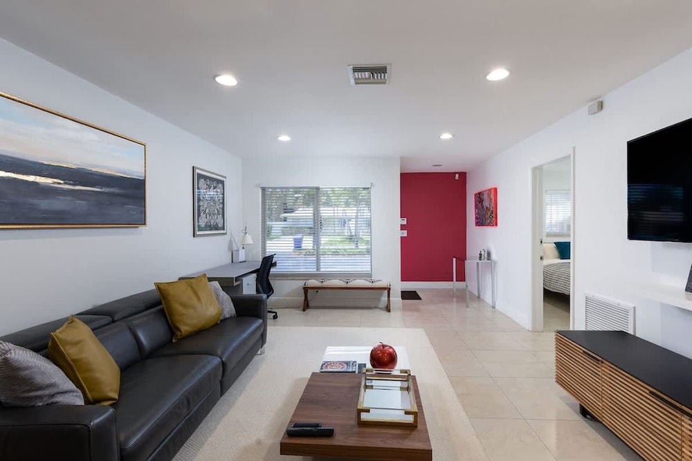 Welcome to Your Fort Lauderdale Retreat 2bed 2bath