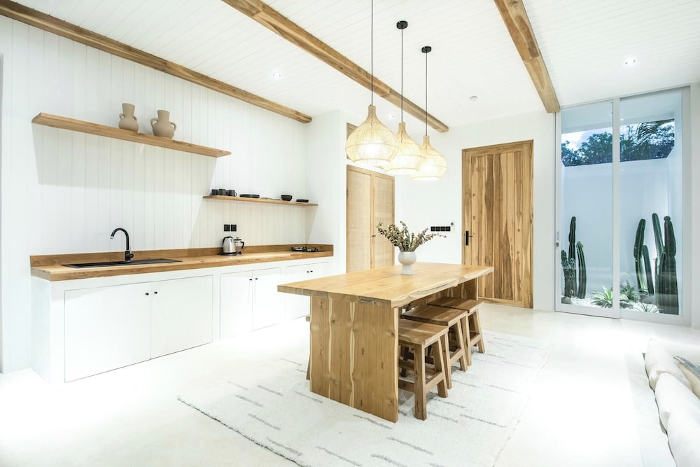 Chic 2BR Villa, 5min to Bingin's Coastal Bliss