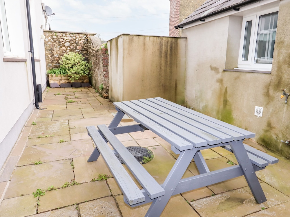 Caernarfon Vacations - Yr Hen Festri - Property Image 4