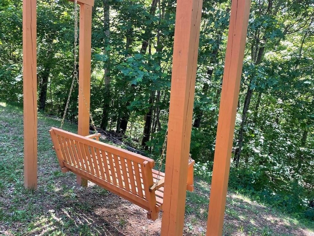 Mountaintop Hideaway 2 Bedroom Cabin by RedAwning view 3