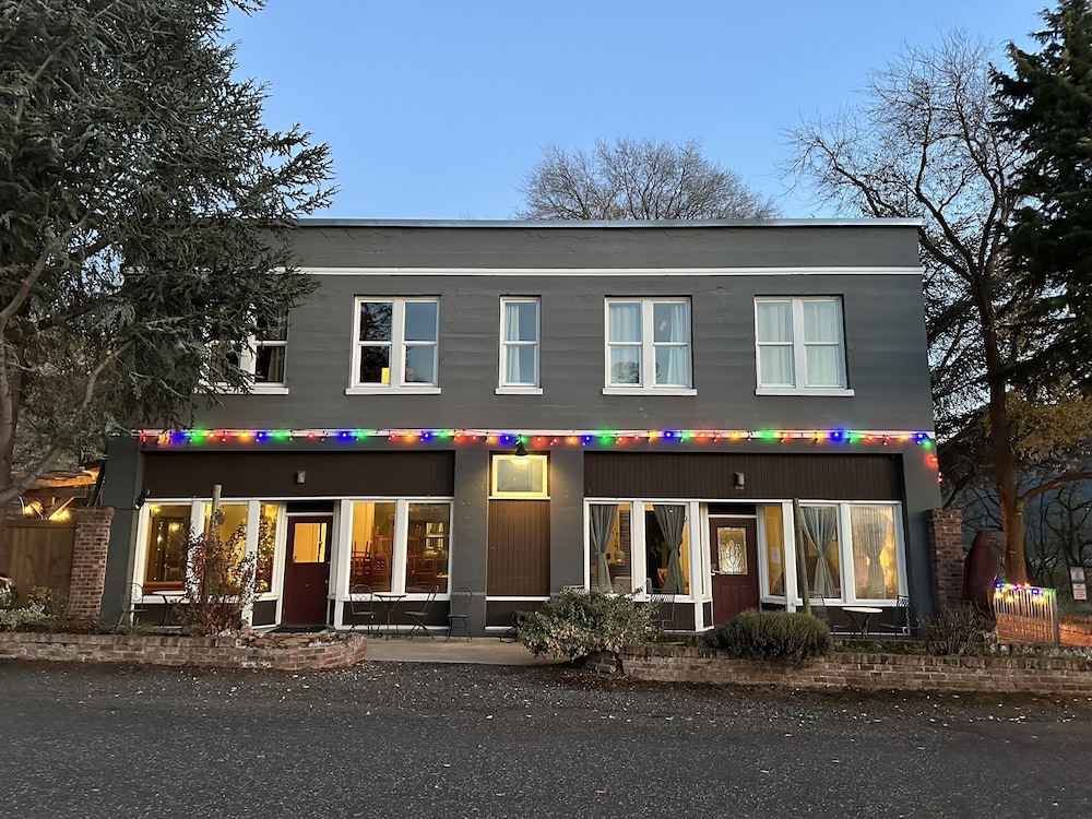 The Lyle Hotel