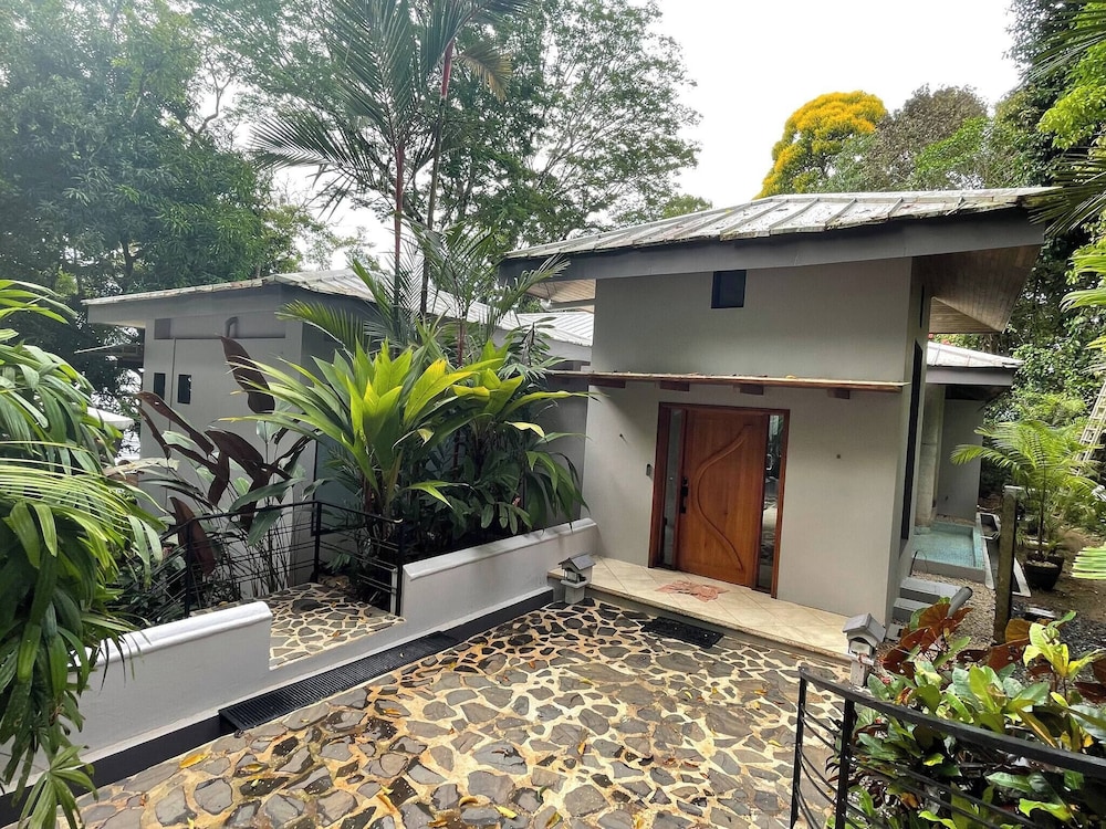 Luxurious Rainforest Retreat in Drake Bay, Osa, Costa Rica
