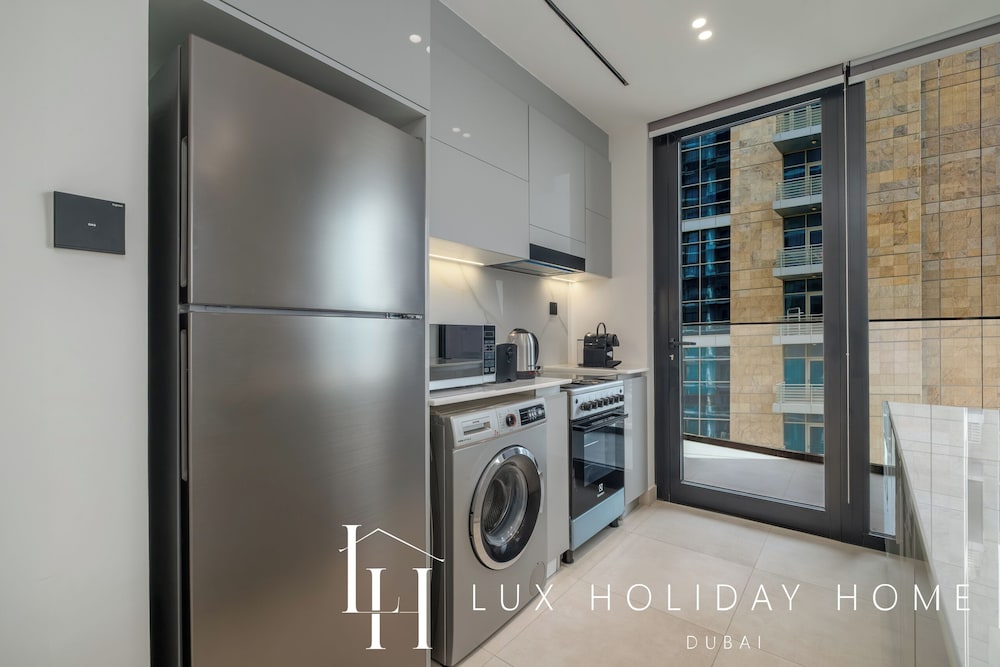 LUX The Modern Binghatti Canal Suite 3