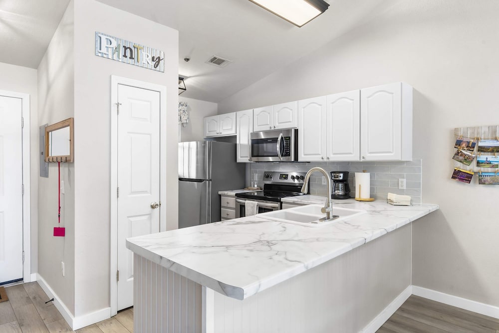 Calm Waters Condo Sleeps 4