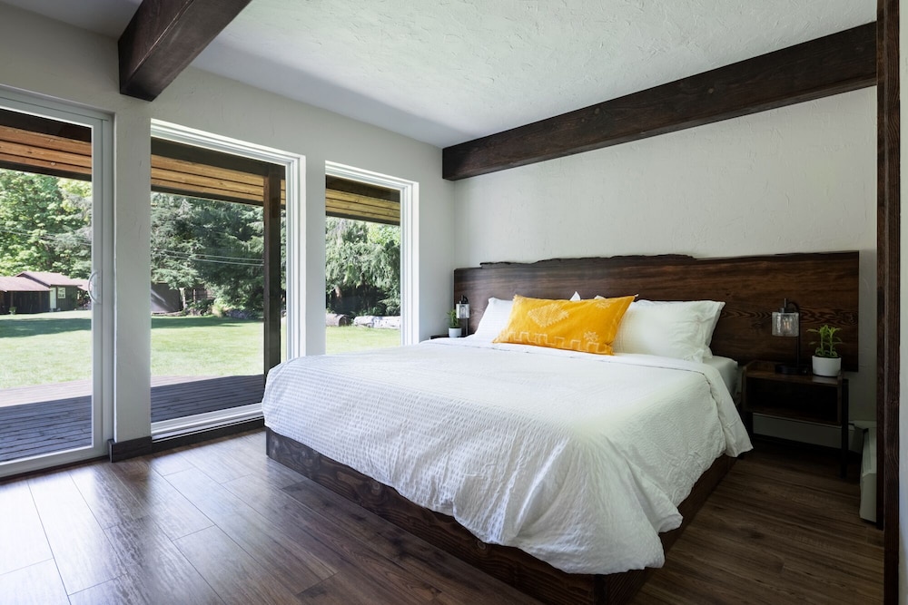 Lazy Acres Farm And Suites view 2