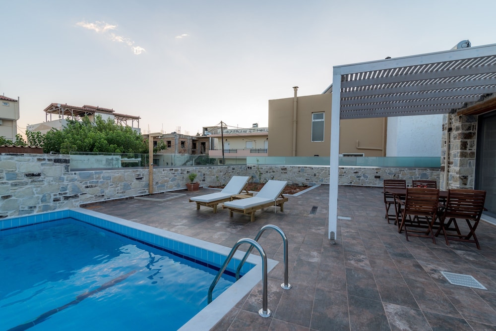 Elmara Luxury Villa 3 - Next to the Beach