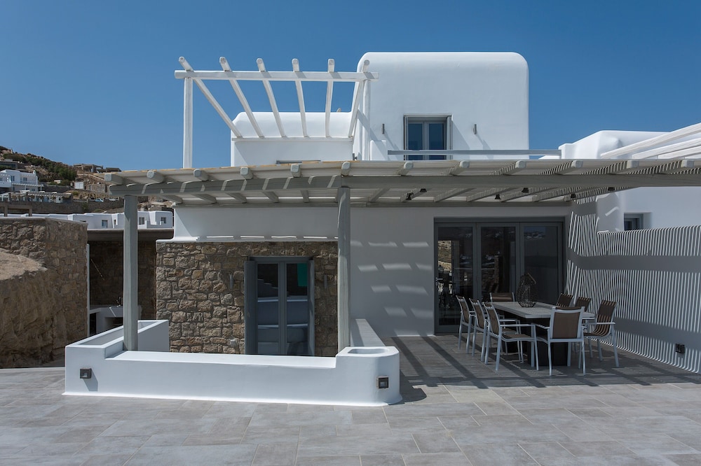 Villa Sapphire 6BR Hot Tub & Pool Ornos