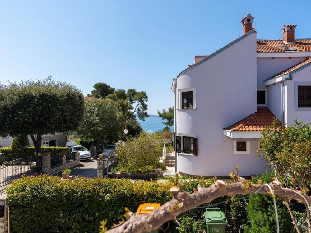 Comfortable Apartment With Balcony in a Quiet Area, Near the Beach view 3