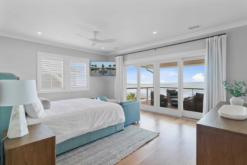 712 Ocean Blvd by Avantstay New Construction w/ Pool, Game Zone, Private Beach Access, and Oceanfront Views