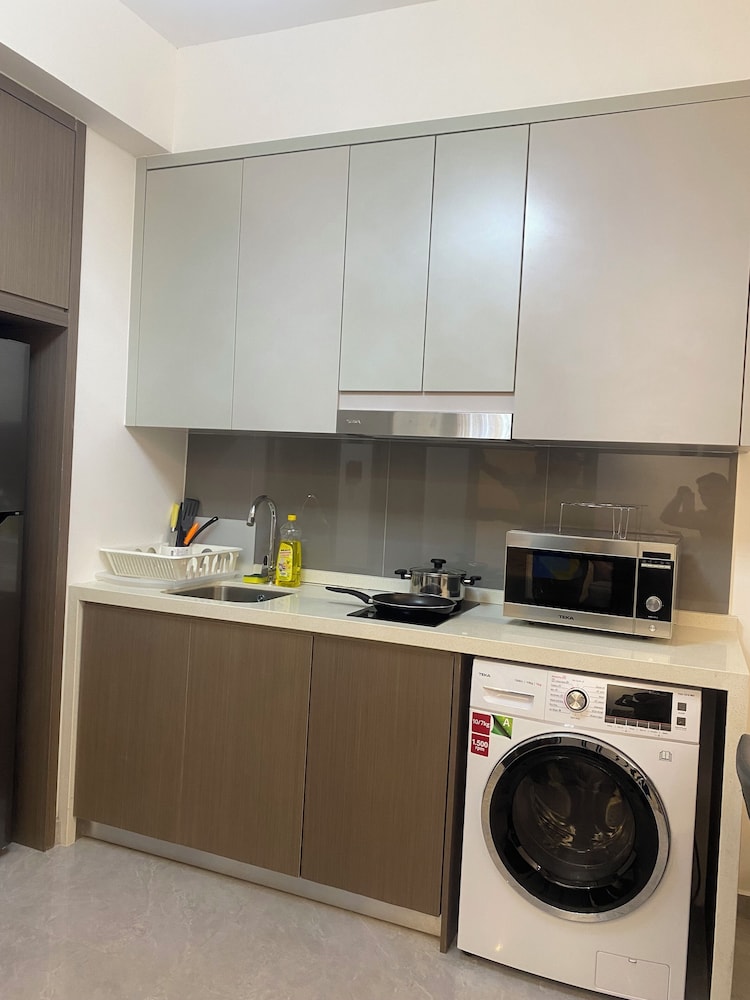 AGILE Infinity Suites TRX By AR